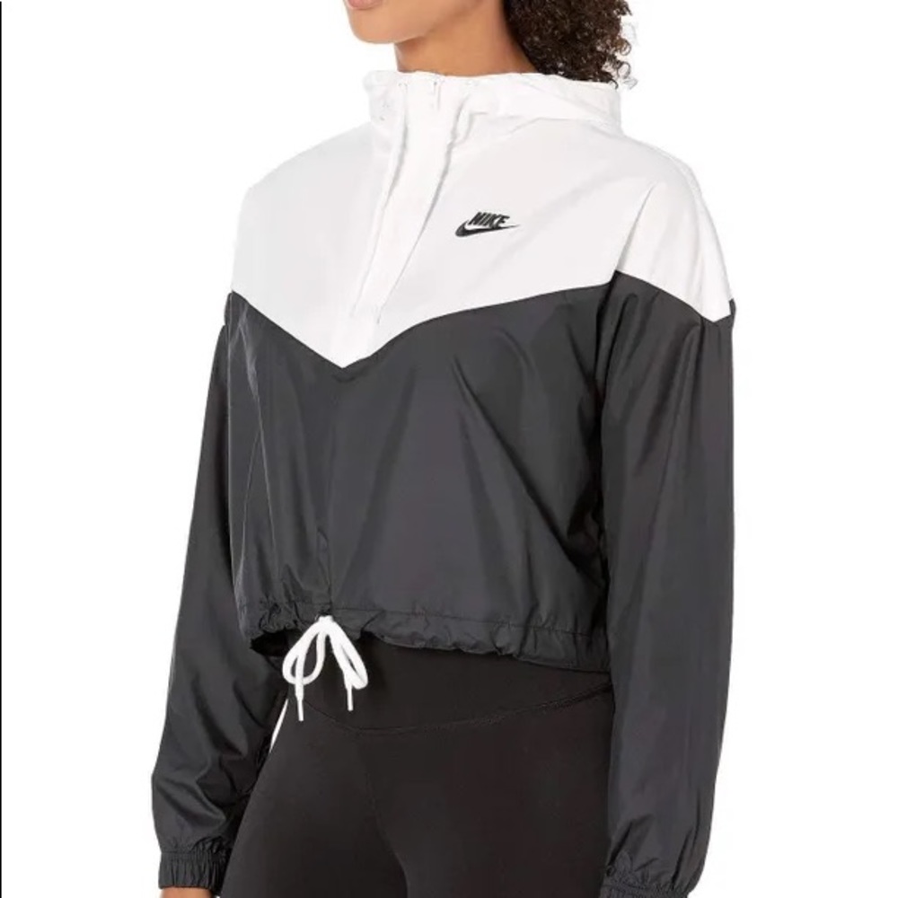 Nike heritage windbreaker
